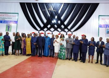 Dédicace d’ouvrage en hommage au Père de la Nation en présence du Président du Conseil