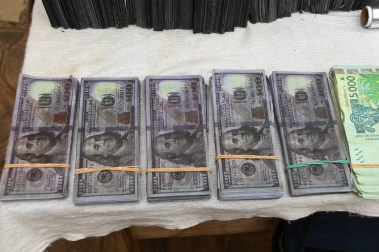 ESCROQUERIE ET FALSIFICATION DE BILLETS DE BANQUE : LA GENDARMERIE INTERPELLE TROIS INDIVIDUS À VAKPOSSITO
